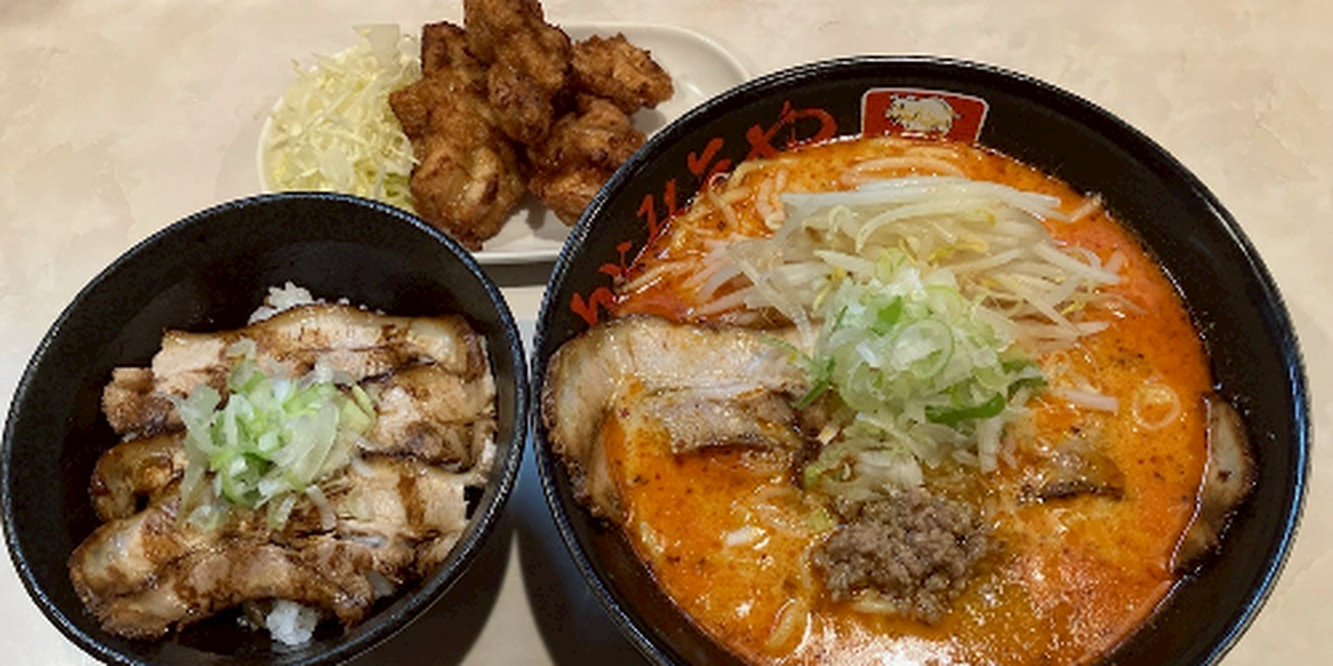 濃厚辛味噌ラーメン からみそや | LINE Official Account